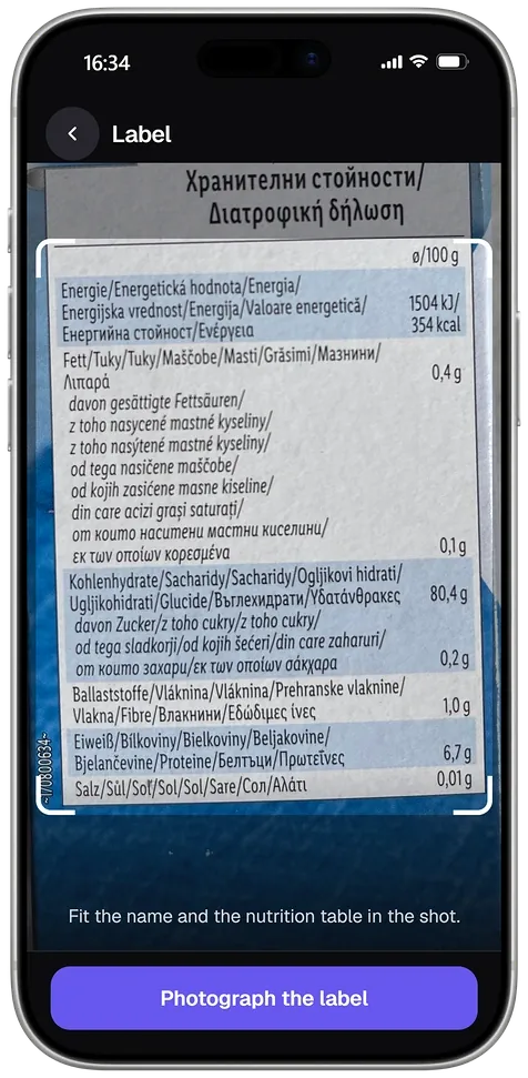 Calibr8 label camera: the values of a nutrition table fill the frame, 354 kcal, 0.4 g fat, 80.4 g carbohydrate and 6.7 g protein per 100 grams, above a button to photograph the label.